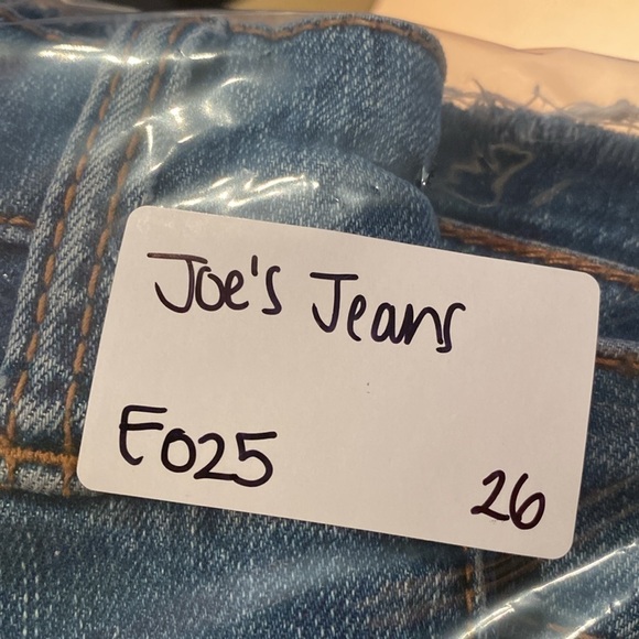 Joe’s Jeans in Sz 26 - Picture 10 of 10